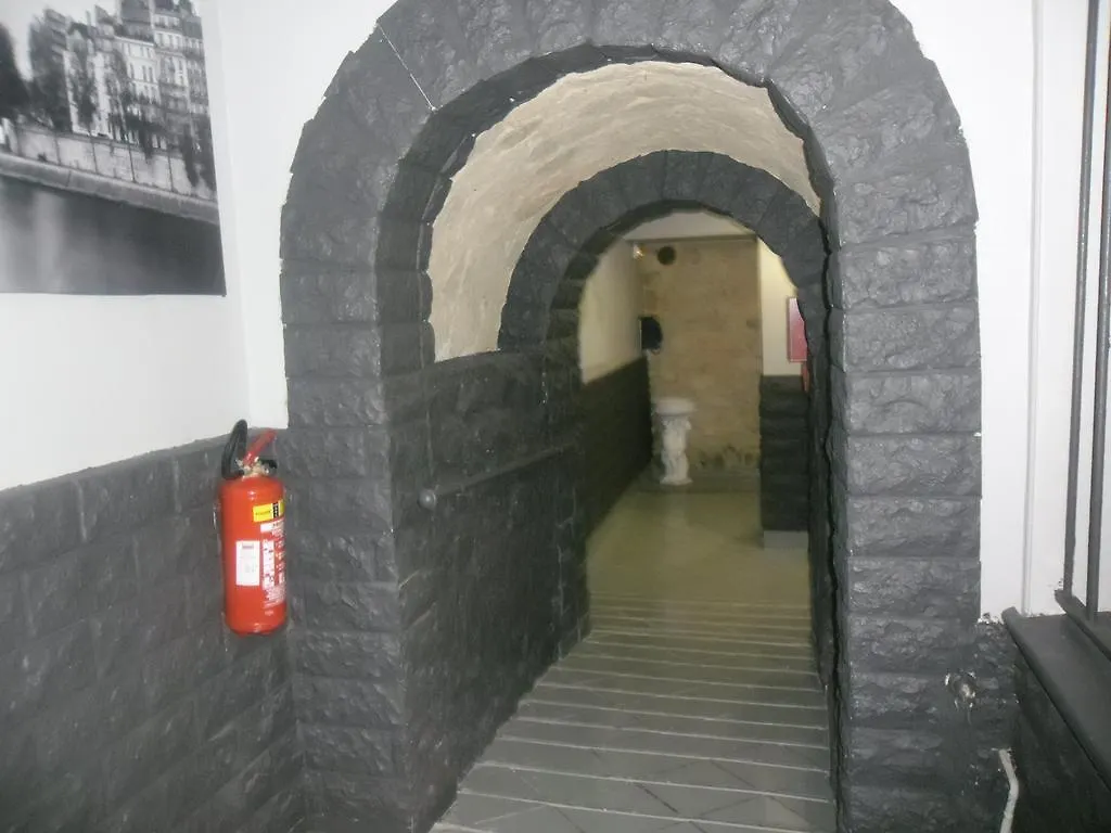Hipotel Montmartre Gare Du Nord 2* Paříž