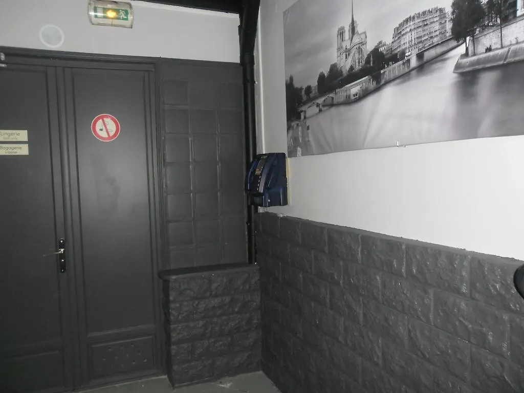 Hotel Hipotel Montmartre Gare Du Nord 2*